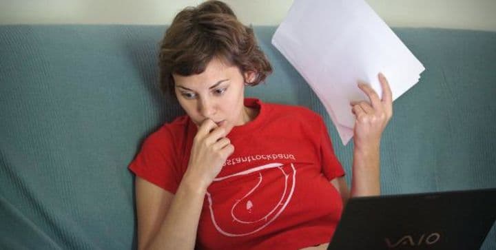 How to Pick the Right Channel to Contact College Coaches - Friday's Scholarship Guide